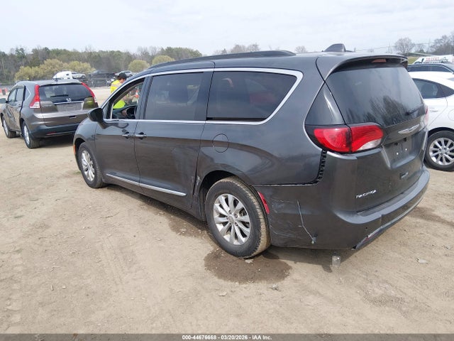 Продаж на аукціоні авто 2017 Chrysler Pacifica Touring-l, vin: 2C4RC1BG9HR757107, номер лоту: 44676668