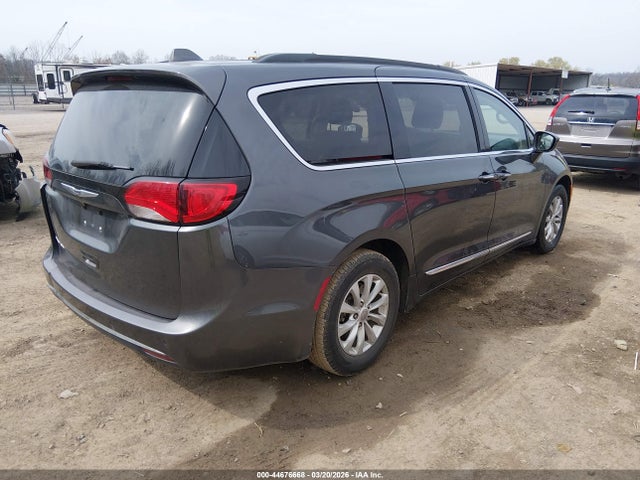 Продаж на аукціоні авто 2017 Chrysler Pacifica Touring-l, vin: 2C4RC1BG9HR757107, номер лоту: 44676668