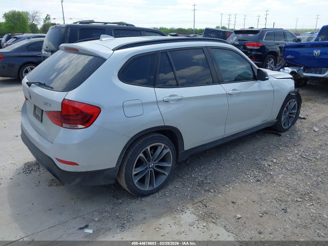 2014 BMW X1 WBAVM1C51EVW49272 Photo 3