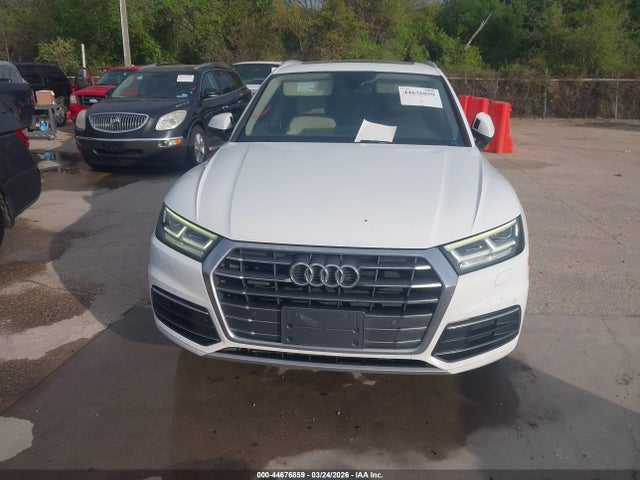 WA1BNAFY8J2011163 Audi Q5 2.0t Premium/2.0t Tech Premium