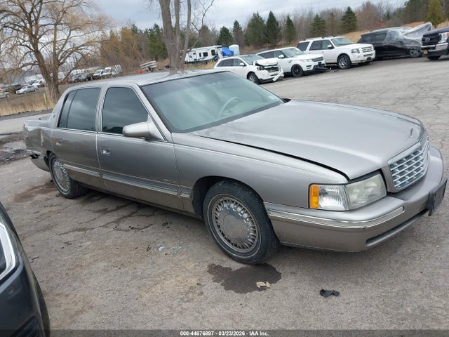 44676897 :رقم المزاد ، 1G6KD54Y8XU709324 vin ، 1999 Cadillac Deville Standard مزاد بيع