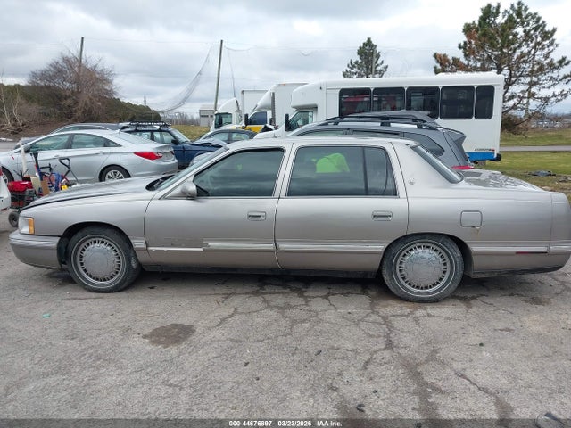 44676897 :رقم المزاد ، 1G6KD54Y8XU709324 vin ، 1999 Cadillac Deville Standard مزاد بيع