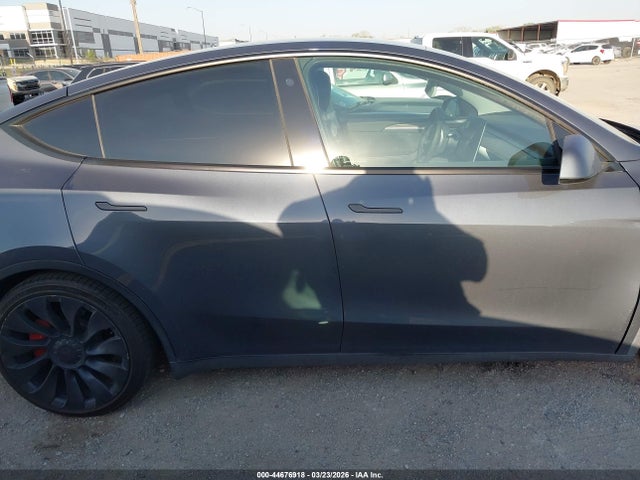 Продажа на аукционе авто 2022 Tesla Model Y Performance Dual Motor All-wheel Drive, vin: 7SAYGDEF2NF530906, номер лота: 44676918