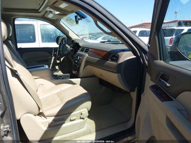 1GNSCJE08ER239501 Chevrolet Suburban 1500 Lt