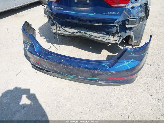 2017 Hyundai Elantra Limited მანქანა იყიდება აუქციონზე, vin: 5NPD84LF8HH033263, აუქციონის ნომერი: 44677058