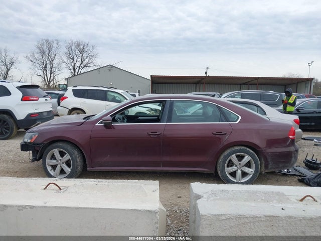 2012 Volkswagen Passat 2.5l Se მანქანა იყიდება აუქციონზე, vin: 1VWBH7A3XCC029444, აუქციონის ნომერი: 44677094