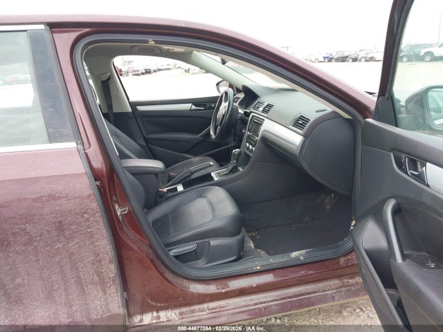 2012 Volkswagen Passat 2.5l Se მანქანა იყიდება აუქციონზე, vin: 1VWBH7A3XCC029444, აუქციონის ნომერი: 44677094