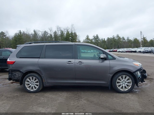 5TDDZ3DC0HS155377 Toyota Sienna Limited 7 Passenger