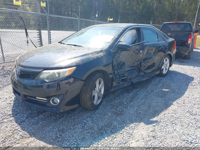 44677101 :رقم المزاد ، 4T1BF1FK6EU390782 vin ، 2014 Toyota Camry Se مزاد بيع