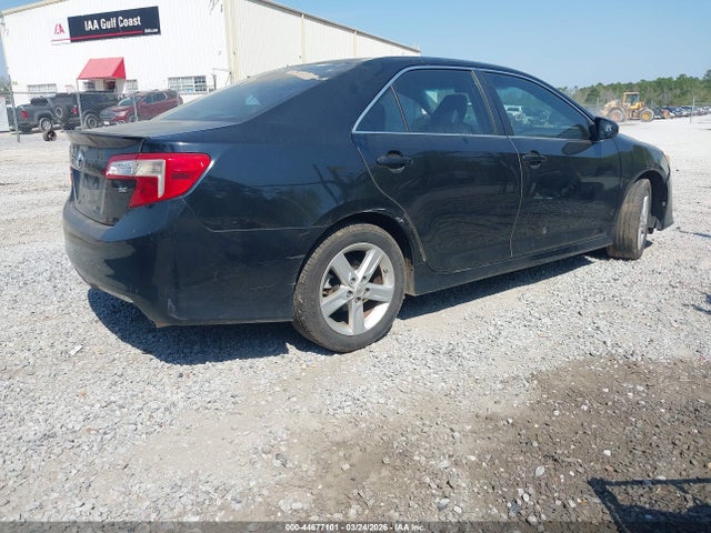 44677101 :رقم المزاد ، 4T1BF1FK6EU390782 vin ، 2014 Toyota Camry Se مزاد بيع