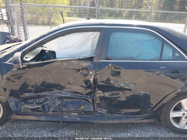 44677101 :رقم المزاد ، 4T1BF1FK6EU390782 vin ، 2014 Toyota Camry Se مزاد بيع