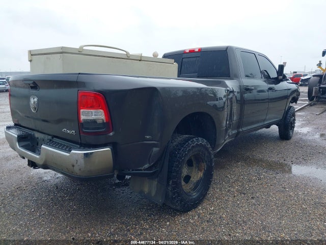44677124 :رقم المزاد ، 3C63RRGL5MG687783 vin ، 2021 Ram 3500 Tradesman  4x4 8' Box مزاد بيع