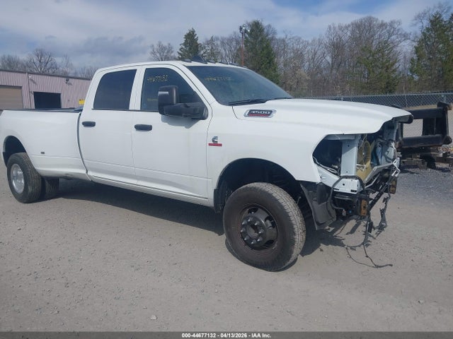 44677132 :رقم المزاد ، 3C63RRGL2RG350172 vin ، 2024 Ram 3500 Tradesman  4x4 8' Box مزاد بيع