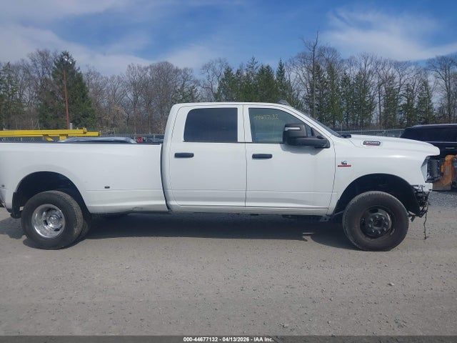 44677132 :رقم المزاد ، 3C63RRGL2RG350172 vin ، 2024 Ram 3500 Tradesman  4x4 8' Box مزاد بيع