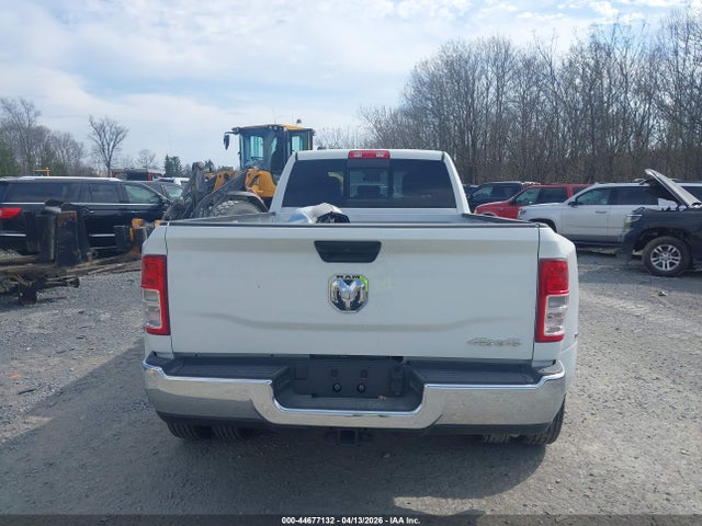 44677132 :رقم المزاد ، 3C63RRGL2RG350172 vin ، 2024 Ram 3500 Tradesman  4x4 8' Box مزاد بيع