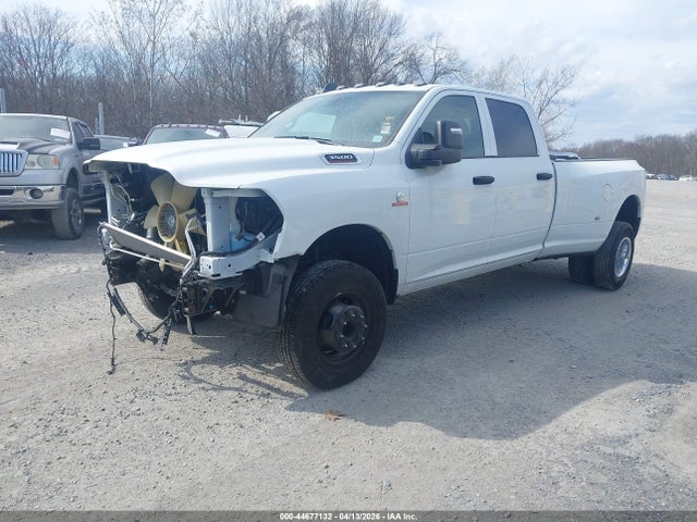 44677132 :رقم المزاد ، 3C63RRGL2RG350172 vin ، 2024 Ram 3500 Tradesman  4x4 8' Box مزاد بيع
