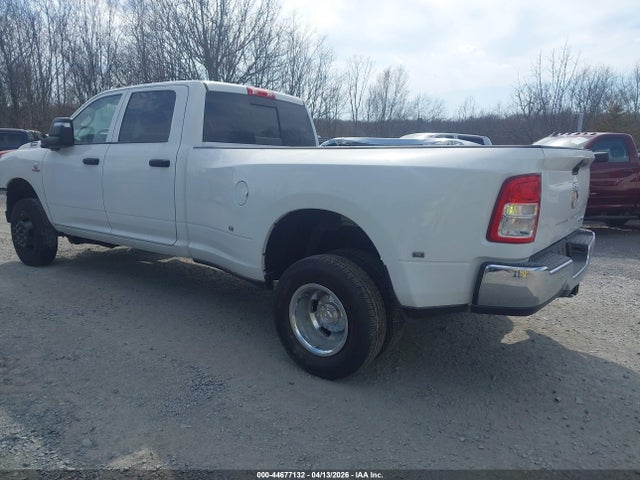 44677132 :رقم المزاد ، 3C63RRGL2RG350172 vin ، 2024 Ram 3500 Tradesman  4x4 8' Box مزاد بيع
