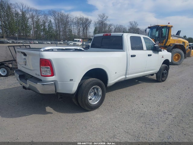 44677132 :رقم المزاد ، 3C63RRGL2RG350172 vin ، 2024 Ram 3500 Tradesman  4x4 8' Box مزاد بيع