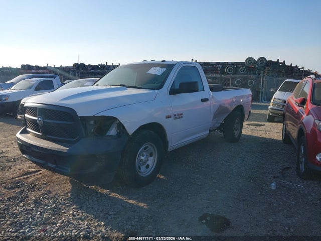 44677171 :رقم المزاد ، 3C6JR6DT4JG171419 vin ، 2018 Ram 1500 Tradesman  4x2 8' Box مزاد بيع