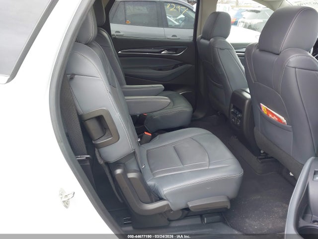 44677190 :رقم المزاد ، 5GAEVAKW3JJ277978 vin ، 2018 Buick Enclave Essence مزاد بيع
