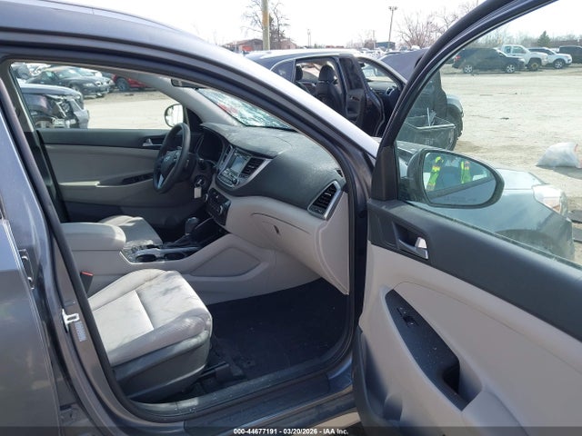 Продаж на аукціоні авто 2017 Hyundai Tucson Se, vin: KM8J33A48HU253954, номер лоту: 44677191