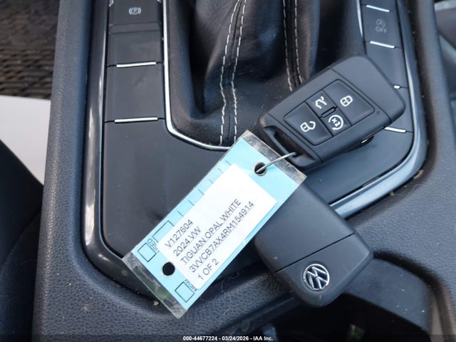 Продаж на аукціоні авто 2024 Volkswagen Tiguan 2.0t Se R-line Black, vin: 3VVCB7AX4RM154914, номер лоту: 44677224