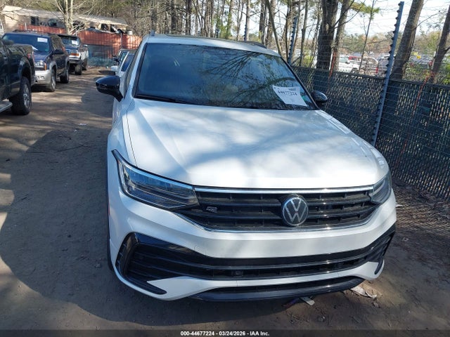 Продаж на аукціоні авто 2024 Volkswagen Tiguan 2.0t Se R-line Black, vin: 3VVCB7AX4RM154914, номер лоту: 44677224
