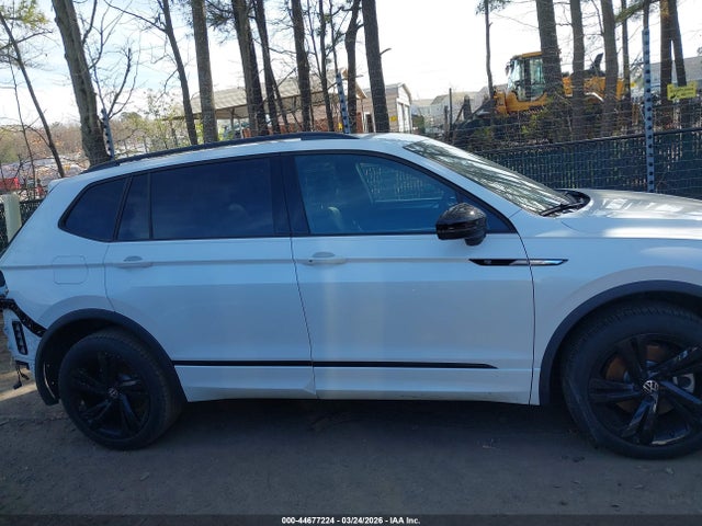 Продаж на аукціоні авто 2024 Volkswagen Tiguan 2.0t Se R-line Black, vin: 3VVCB7AX4RM154914, номер лоту: 44677224
