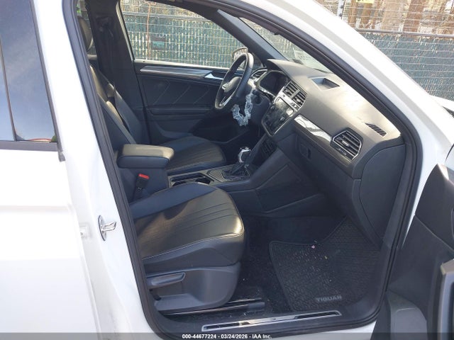 Продаж на аукціоні авто 2024 Volkswagen Tiguan 2.0t Se R-line Black, vin: 3VVCB7AX4RM154914, номер лоту: 44677224
