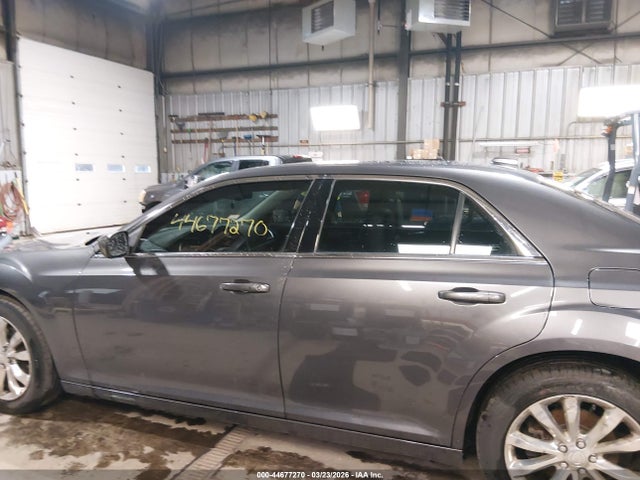Продаж на аукціоні авто 2017 Chrysler 300 Limited Awd, vin: 2C3CCARGXHH607755, номер лоту: 44677270
