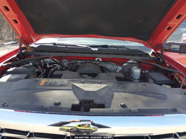 1GCVKREC8JZ185368 Chevrolet Silverado 1500 1lt