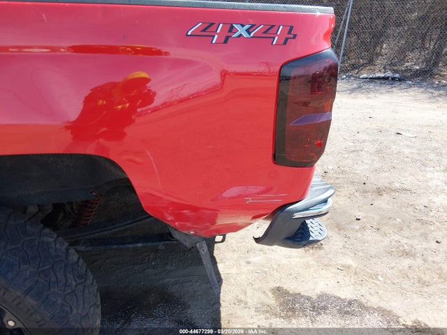 1GCVKREC8JZ185368 Chevrolet Silverado 1500 1lt