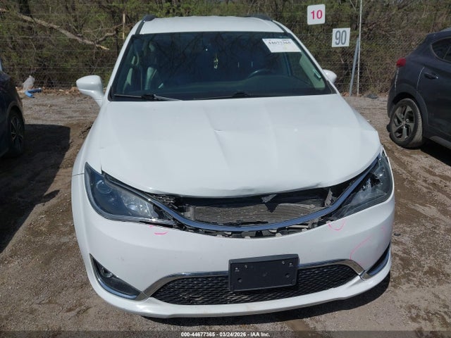 Продаж на аукціоні авто 2019 Chrysler Pacifica Touring L, vin: 2C4RC1BG3KR651419, номер лоту: 44677365