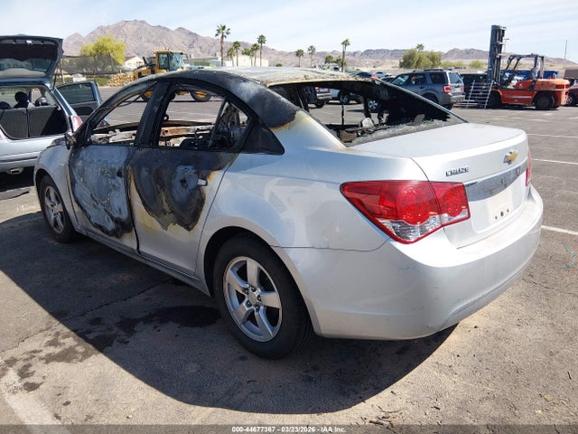 1G1PA5SG2F7289877 Chevrolet Cruze Ls Auto