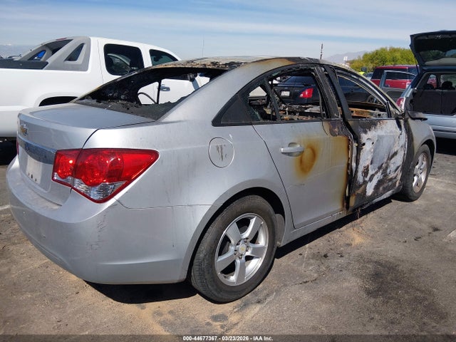 1G1PA5SG2F7289877 Chevrolet Cruze Ls Auto