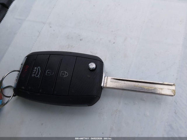 5XYPGDA58GG063038 KIA Sorento 3.3l Lx