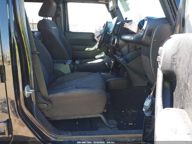 44677544 :رقم المزاد ، 1C4BJWEG2DL513415 vin ، 2013 Jeep Wrangler Unlimited Sahara مزاد بيع