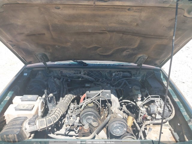 44677568 :رقم المزاد ، 4F4YR12C01TM12142 vin ، 2001 Mazda B2300 Se/sx مزاد بيع