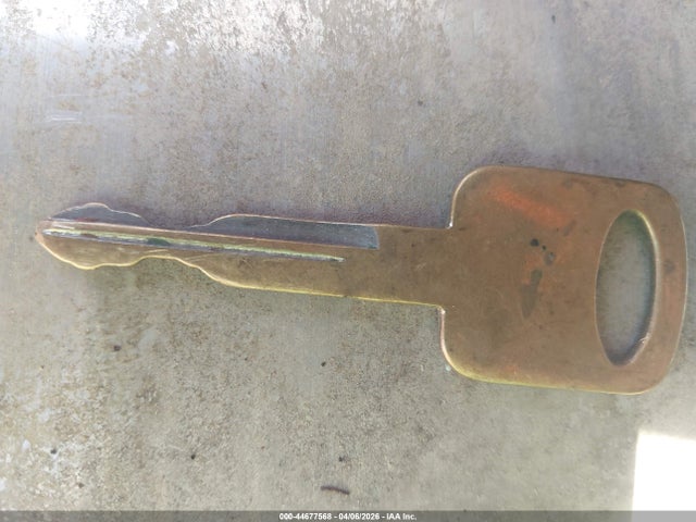 44677568 :رقم المزاد ، 4F4YR12C01TM12142 vin ، 2001 Mazda B2300 Se/sx مزاد بيع