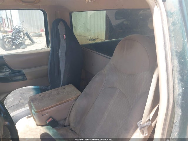 44677568 :رقم المزاد ، 4F4YR12C01TM12142 vin ، 2001 Mazda B2300 Se/sx مزاد بيع