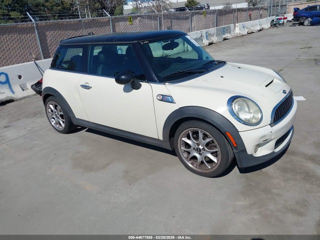 2008 MINI COOPER S WMWMF73568TV37964 Photo 0