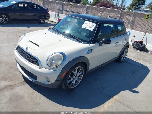 2008 MINI COOPER S WMWMF73568TV37964 Photo 1