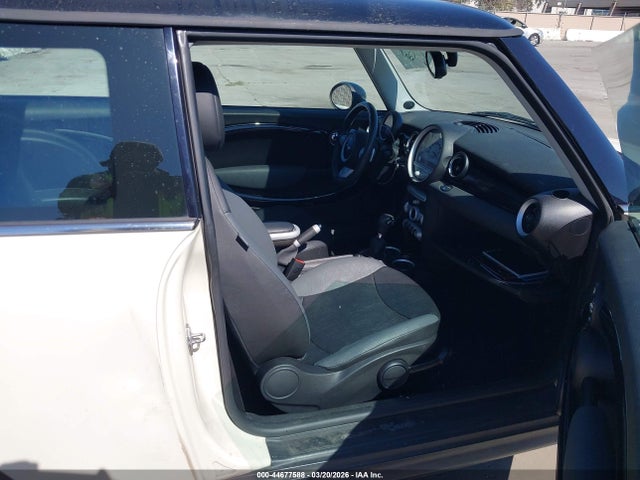 2008 MINI COOPER S WMWMF73568TV37964 Photo 4