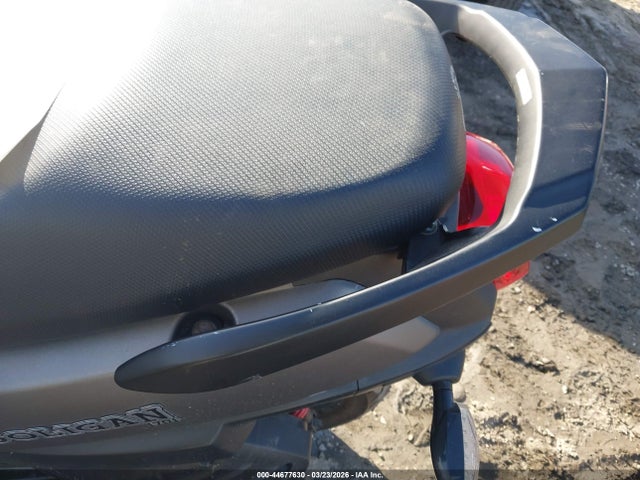 RFVBFBF93J1001511 Genuine Scooter Co. Hooligan 170i