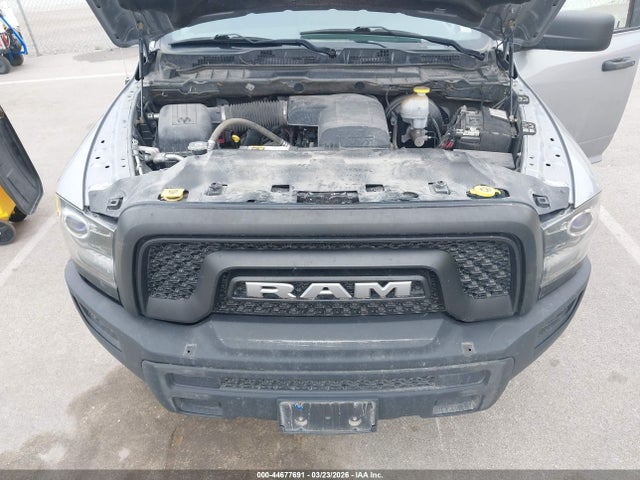 1C6RR7GG6NS225602 RAM 1500 Classic Warlock 4x4 6&#039;4 Box