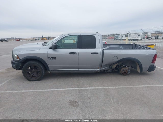 1C6RR7GG6NS225602 RAM 1500 Classic Warlock 4x4 6&#039;4 Box
