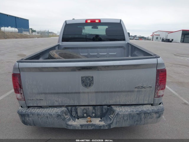 1C6RR7GG6NS225602 RAM 1500 Classic Warlock 4x4 6&#039;4 Box