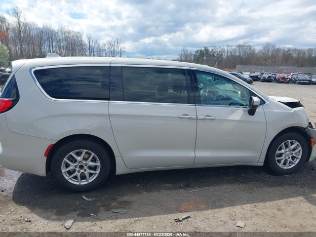 Продажа на аукционе авто 2017 Chrysler Pacifica Touring, vin: 2C4RC1DG5HR570878, номер лота: 44677730