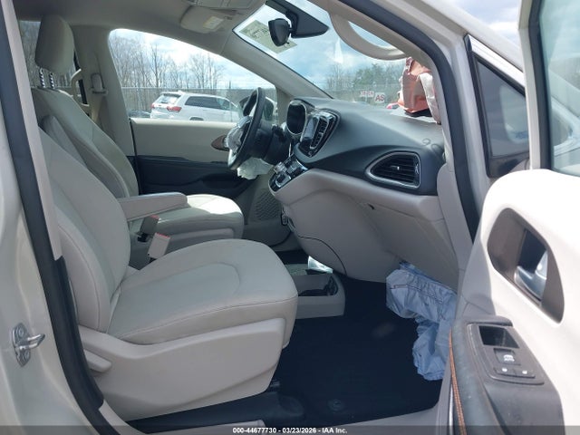 Продажа на аукционе авто 2017 Chrysler Pacifica Touring, vin: 2C4RC1DG5HR570878, номер лота: 44677730