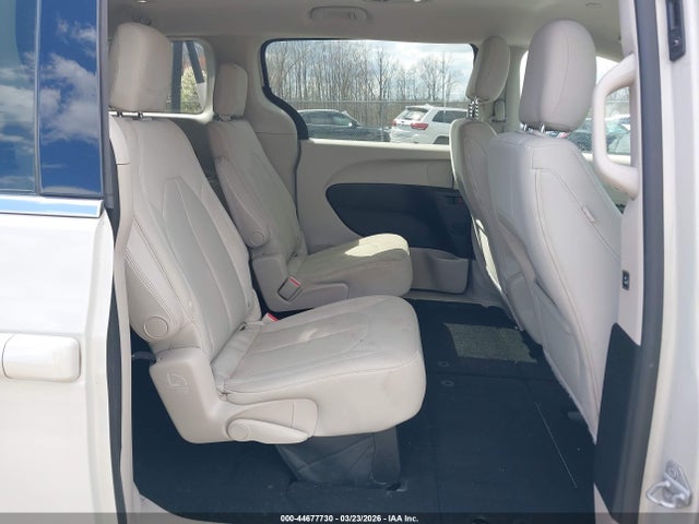 Продажа на аукционе авто 2017 Chrysler Pacifica Touring, vin: 2C4RC1DG5HR570878, номер лота: 44677730